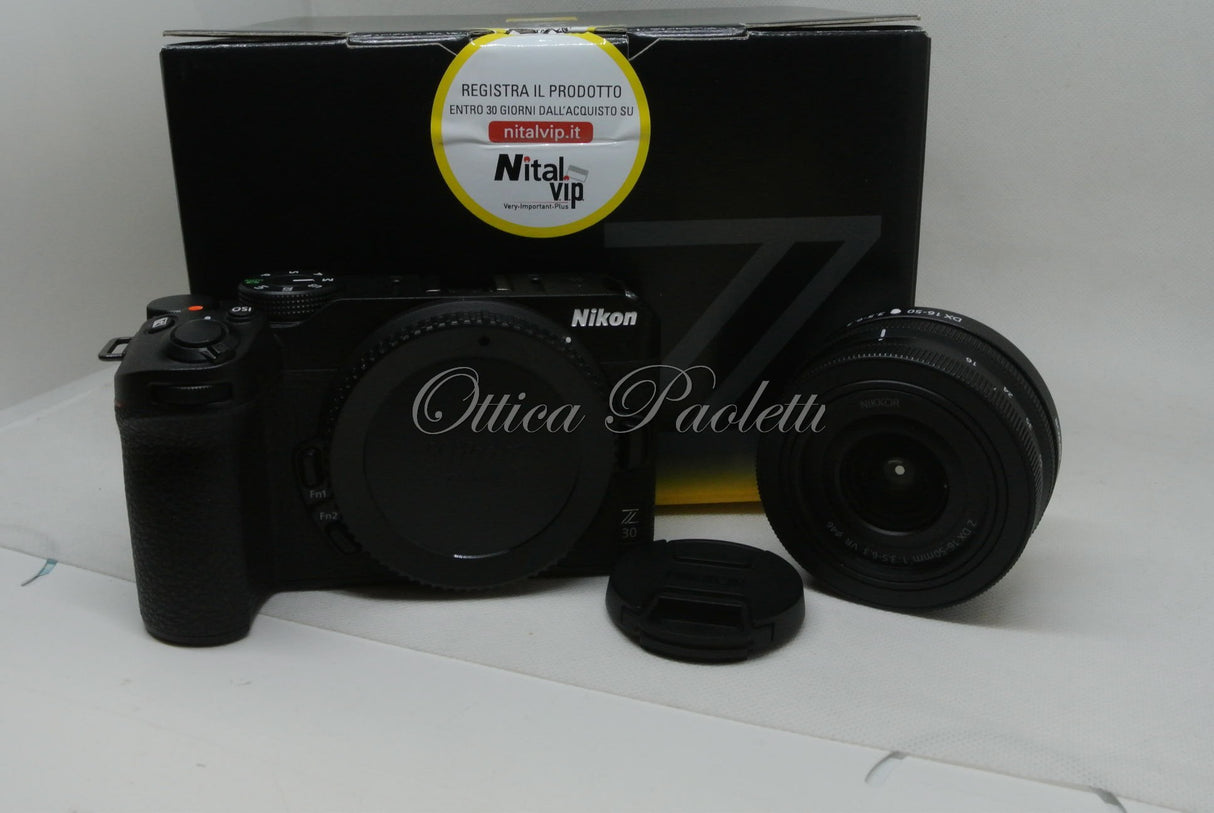 Nikon Z30 Nikkor Z DX 16-50 mm 1:3.5-6.3 VR Usata