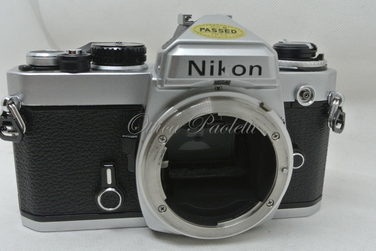Nikon FE Usata