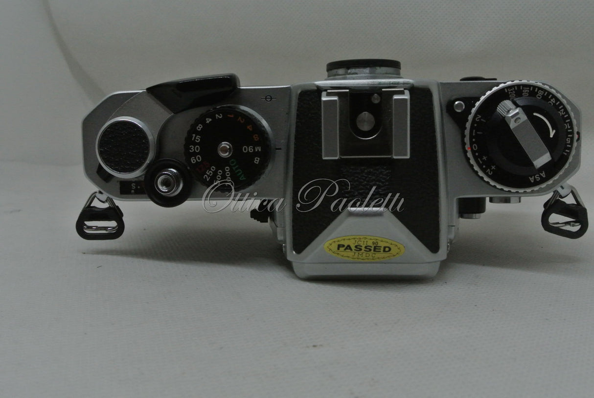 Nikon FE Usata
