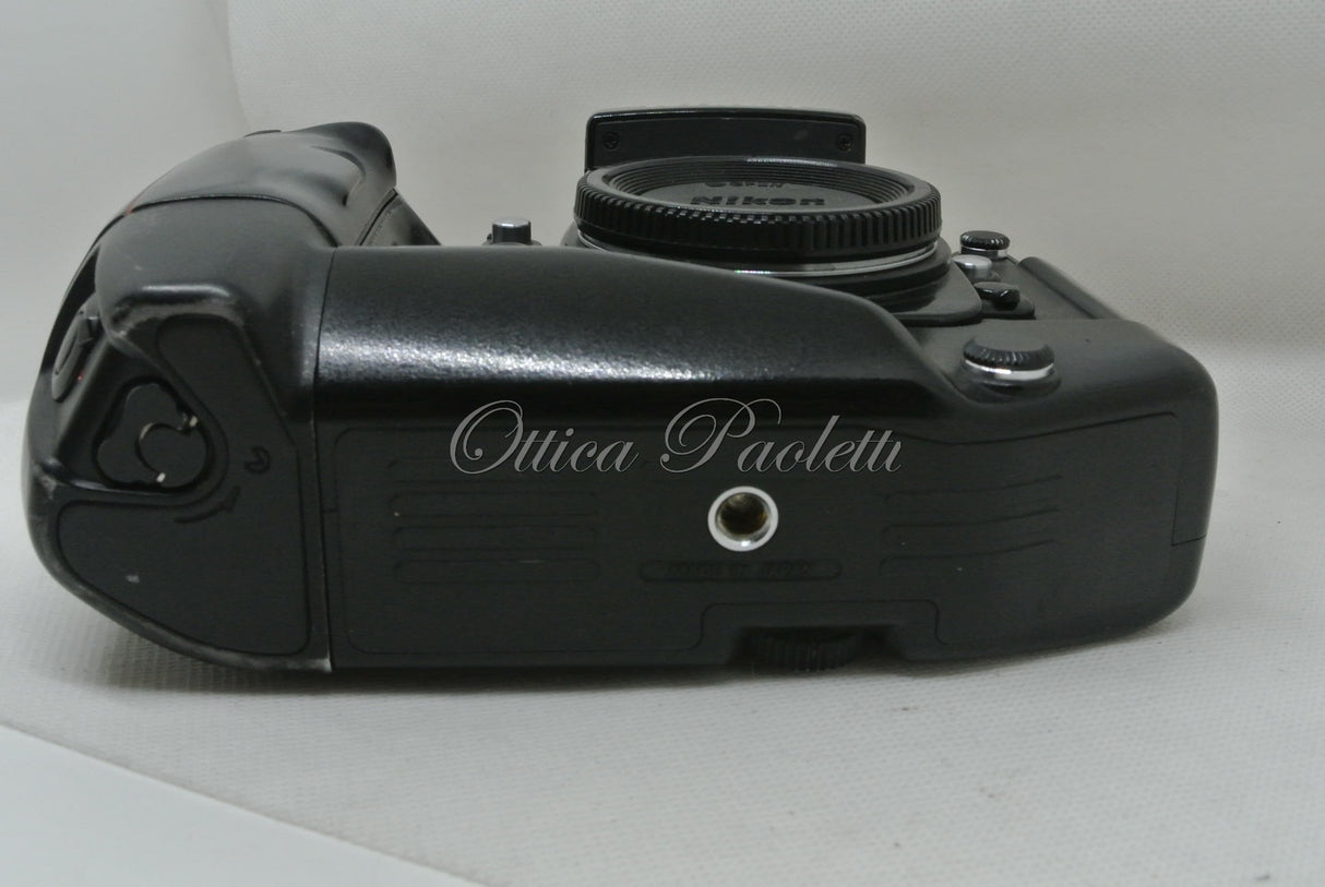 Nikon F4 MB-21 Usata