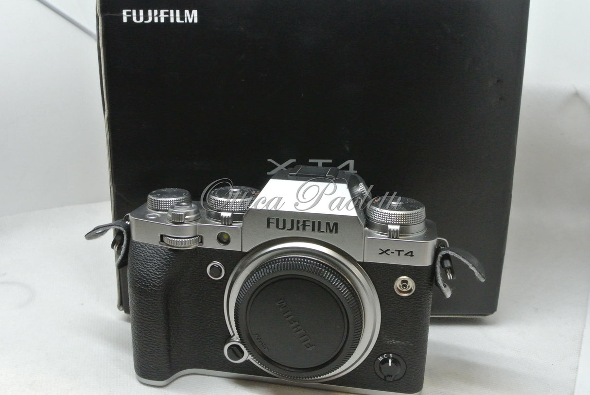 Fuji X-T4  Usato