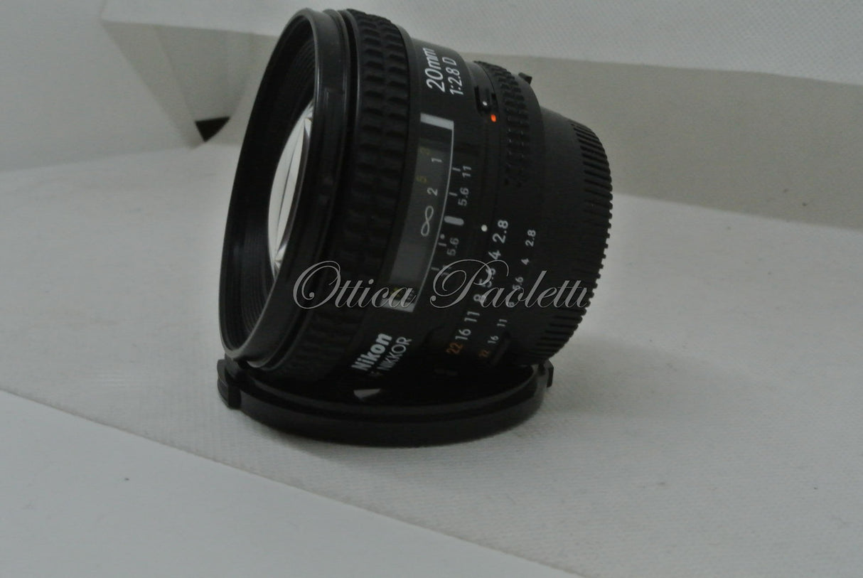 Nikon AF Nikkor 20 mm 1:2.8 D Usato