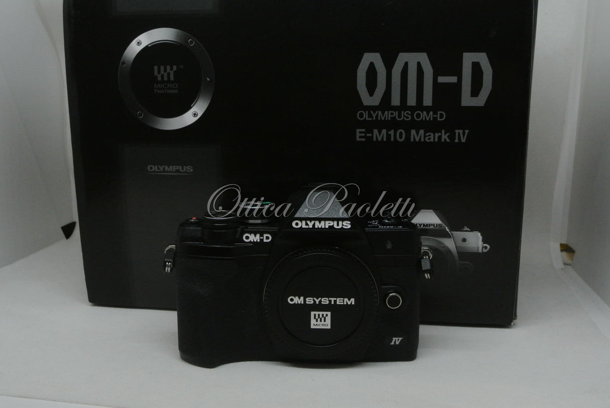 Olympus OM-D E-M10 Mark IV Usata