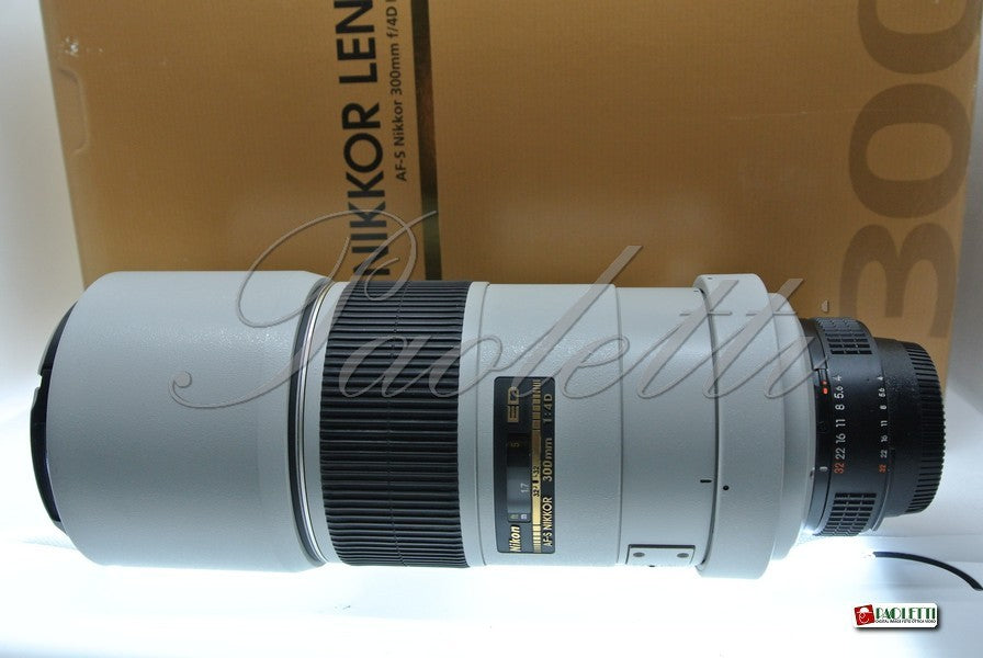 Nikon AF-S Nikkor 300 mm 1:4 D IF-ED (Grey) Usato