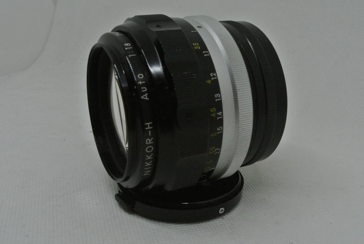 Nikon Nikkor-H Auto 1:1.8 85 mm Usato